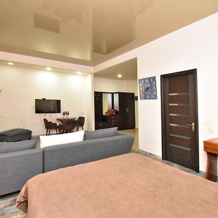 Yars Apartments Yerevan Exterior photo