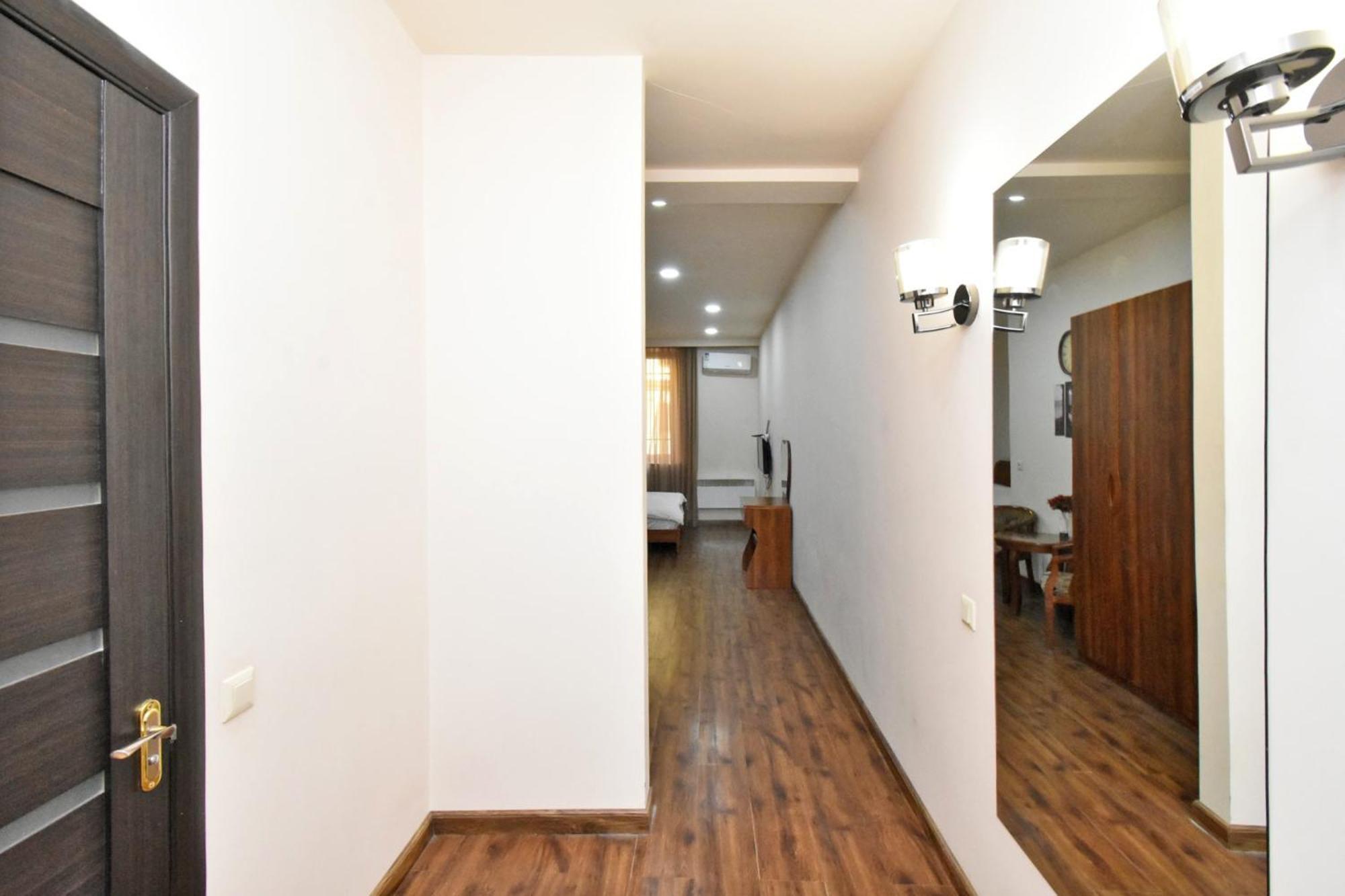 Yars Apartments Yerevan Exterior photo